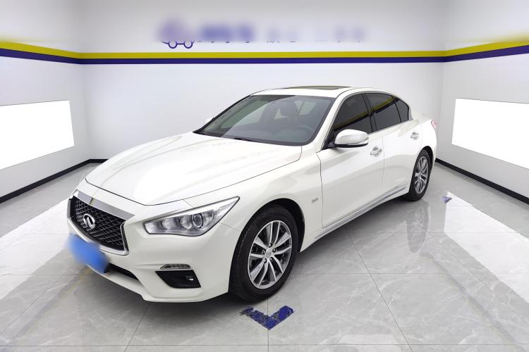 英菲尼迪Q50L 2022款 2.0T 舒适版车身外观1