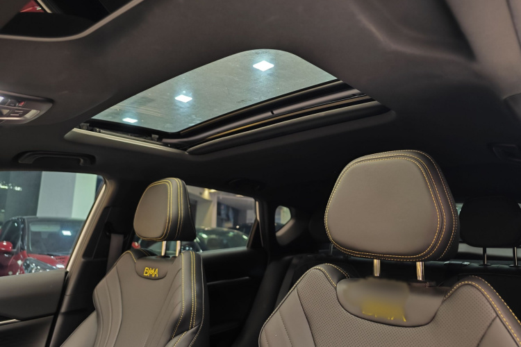 吉利汽车 2025款 缤越L 1.5TD DCT星耀中控内饰7003