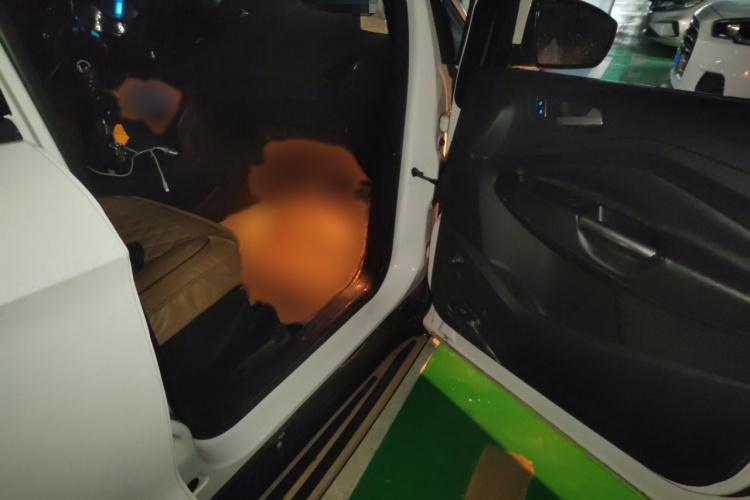 福特 翼虎 2017款 EcoBoost 180 两驱虎跃型局部细节9005