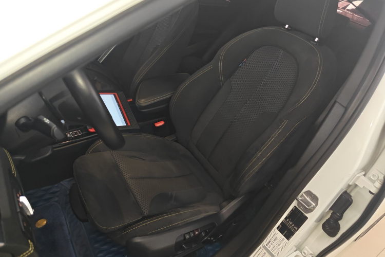 宝马X2(进口) 2018款 sDrive25i 尊享型M越野套装 国V局部细节19