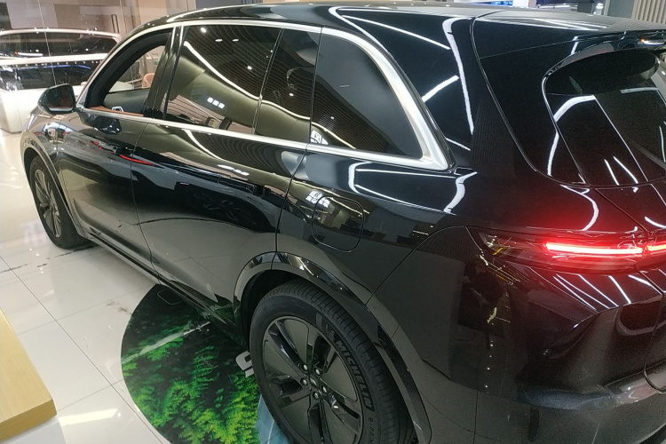 理想汽车 理想L7 2024款 MAX车身外观4