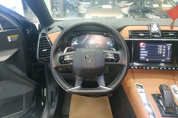 DS 7 2018款 45THP 里沃利先锐版中控内饰13