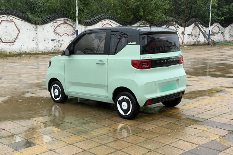 五菱汽车 宏光MINIEV 2021款 马卡龙夹心款 170km 三元锂车身外观6001