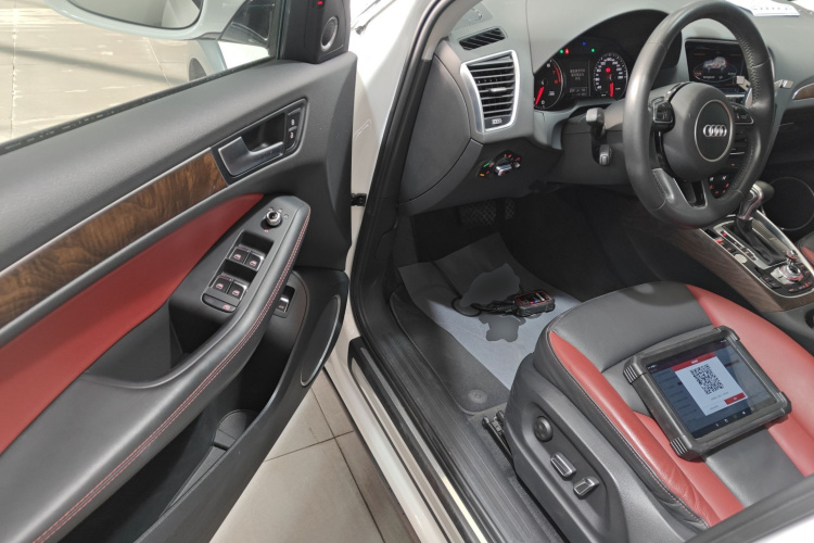 奥迪Q5 2017款 Plus 40 TFSI 舒适型中控内饰7003