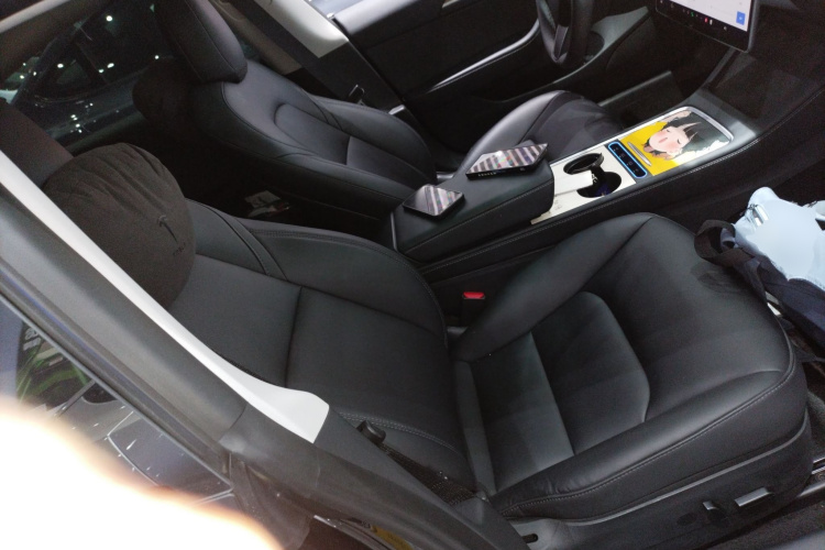 特斯拉 Model 3 2022款 后轮驱动版局部细节41