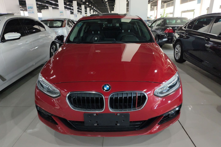 宝马1系 2018款 118i 运动型车身外观2