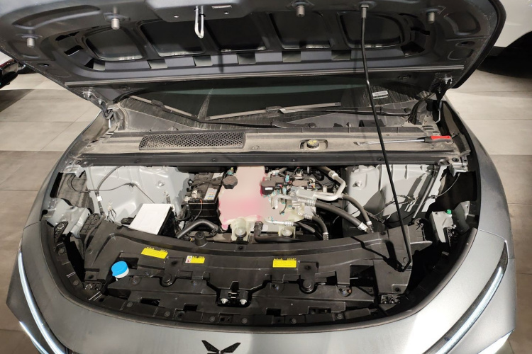 小鹏P7+ 2024款 限定版 Max机舱底盘24