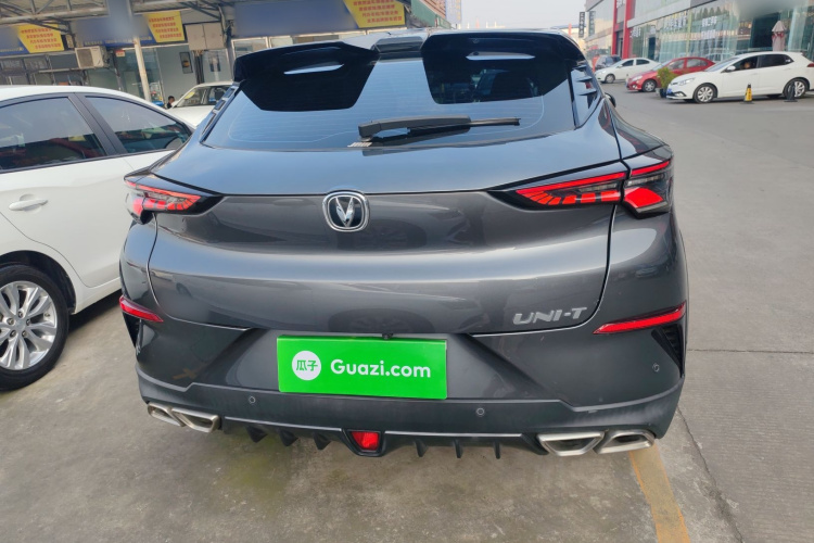 长安UNI-T 2020款 1.5T 旗舰型车身外观6004