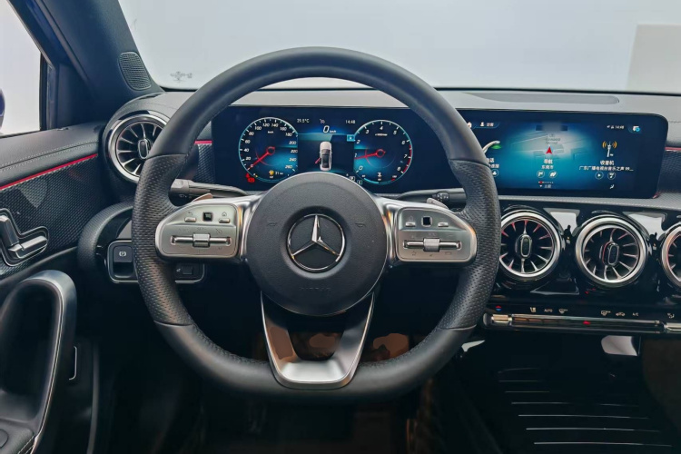 奔驰A级 2021款 A 200 L 运动轿车时尚型中控内饰13