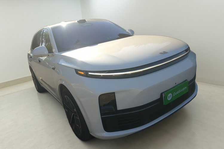 理想汽车 理想L7 2025款 Max 智能焕新版车身外观3