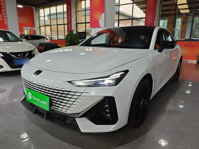 长安UNI-V 2022款 1.5T 尊贵型