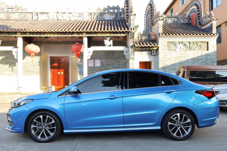 奇瑞 艾瑞泽GX 2019款 Pro 1.5T CVT睿色版 国VI车身外观6001