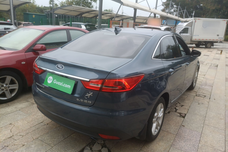 福特 福睿斯 2019款 改款 1.5L 自动悦享型 国VI车身外观7