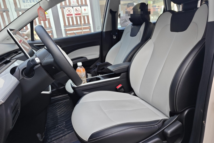 哪吒汽车 哪吒AYA 2023款 318 Lite中控内饰19