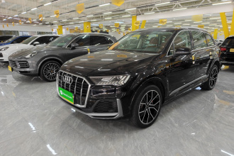 奥迪Q7 2021款 55 TFSI quattro S line运动型