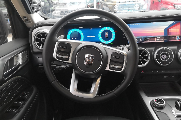 坦克300 2023款 2.0T 铁骑02中控内饰13