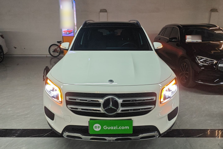 奔驰GLB 2020款 GLB 200 时尚型车身外观2