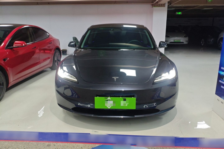 特斯拉 Model 3 2023款 后轮驱动版车身外观2