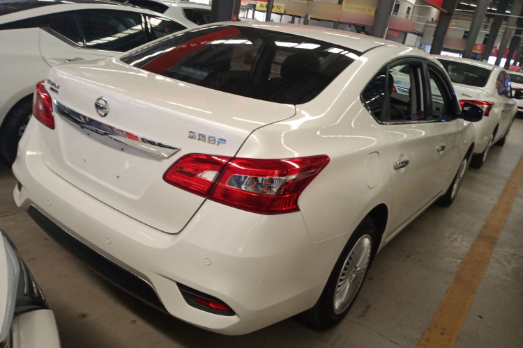 日产 轩逸 2021款 经典 1.6XL CVT豪华版车身外观7