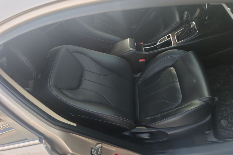 吉利汽车 帝豪 2017款 三厢百万款 1.5L CVT向上版局部细节41