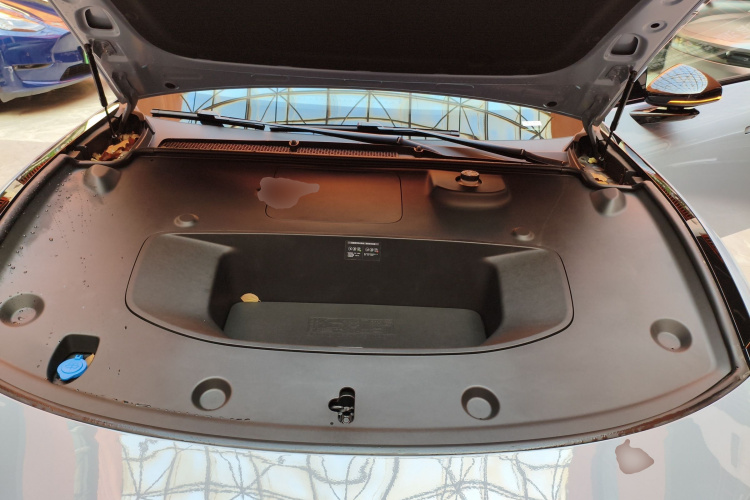 小鹏P7 2025款 702 长续航 Ultra机舱底盘24