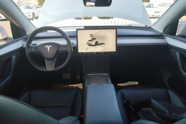 特斯拉 Model Y 2023款 长续航全轮驱动版中控内饰12