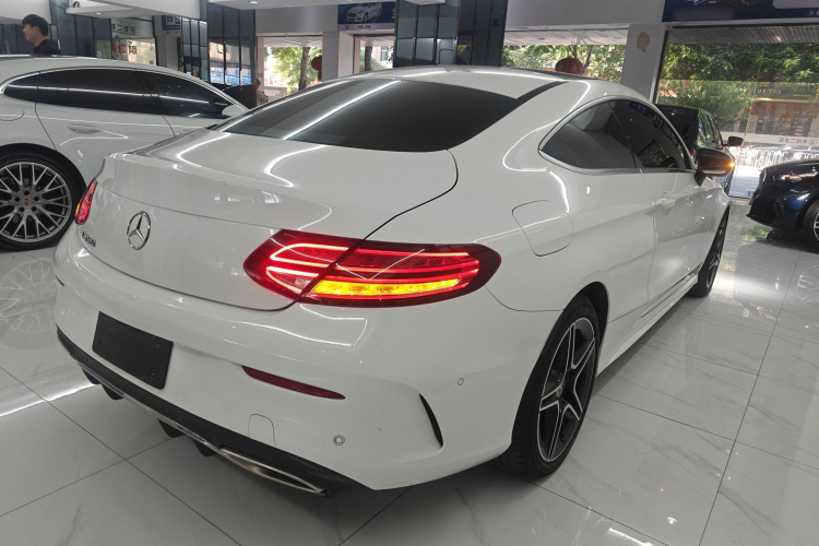 奔驰C级(进口) 2020款 C 260 轿跑车车身外观7