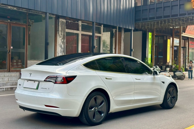 特斯拉 Model 3 2020款 改款 标准续航后驱升级版车身外观6006