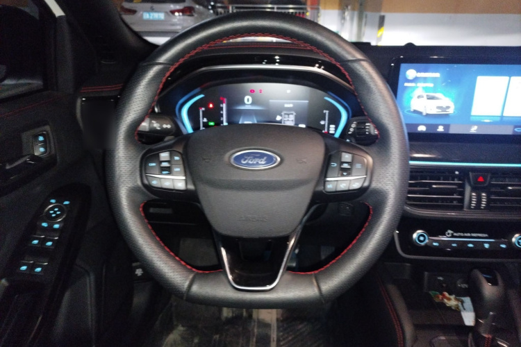 福特 福克斯 2022款 两厢 EcoBoost 180 自动ST Line中控内饰13