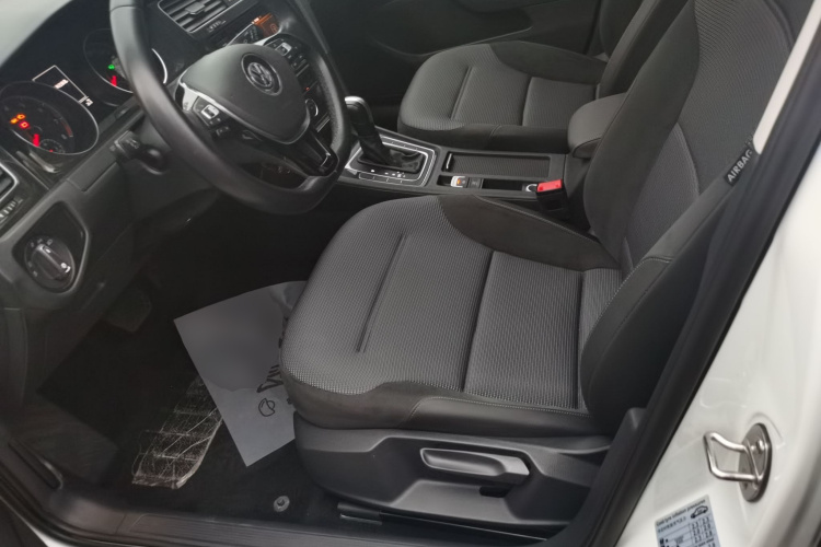 大众 高尔夫 2019款 1.6L 自动舒适型 国V中控内饰19