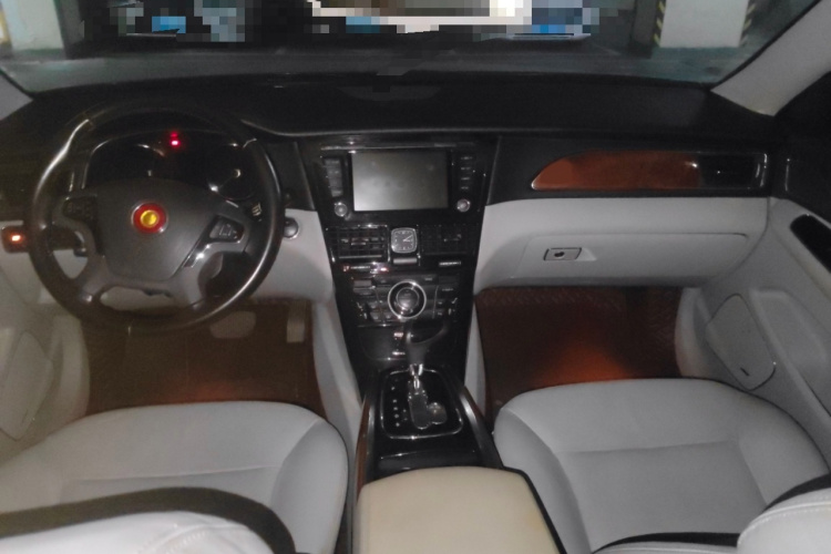红旗H7 2013款 2.0T 豪华型中控内饰7002