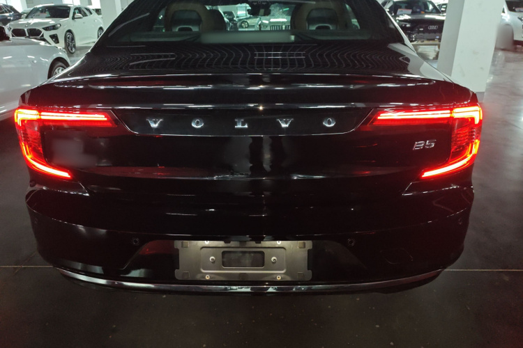 沃尔沃S90 2025款 B5 智逸豪华版车身外观6004