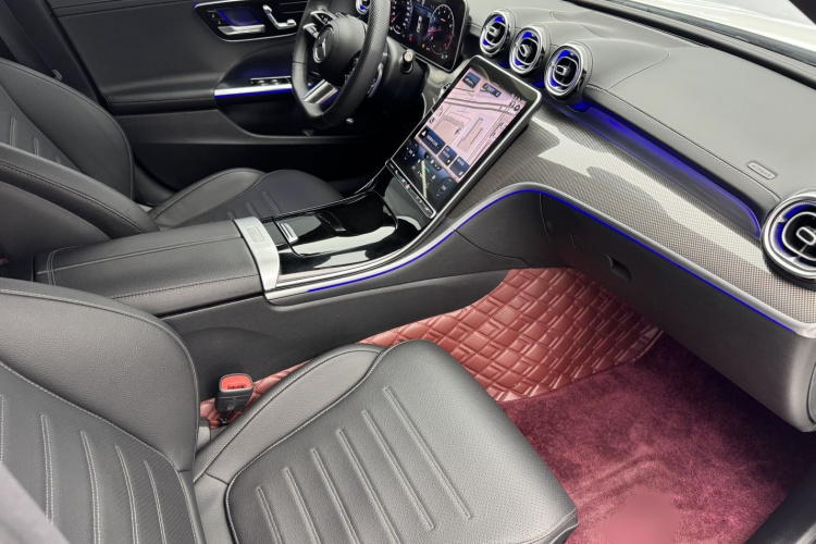 奔驰C级 2023款 C 260 L 运动版中控内饰7002