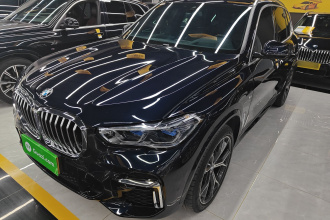 宝马X5 2022款 改款 xDrive 40Li M运动套装