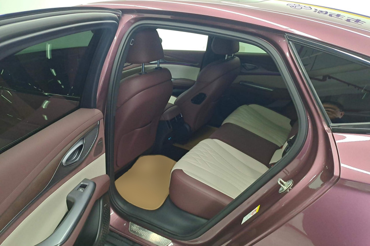 比亚迪 海豹 2023款 DM-i 1.5T 121km 旗舰型中控内饰21