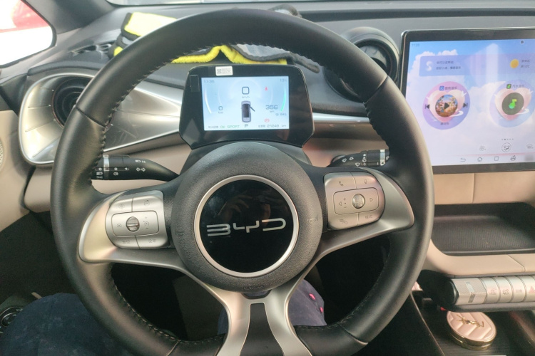 比亚迪 海豚 2023款 420km 时尚版中控内饰13