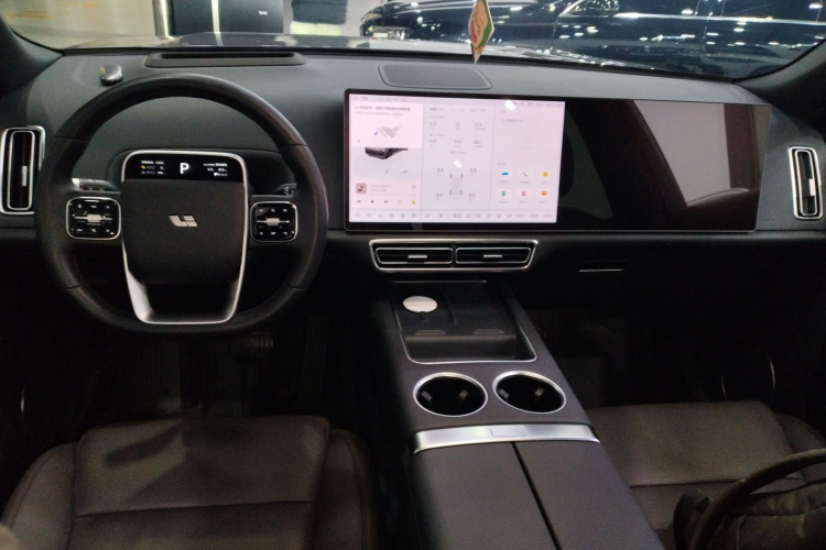 理想汽车 理想L8 2023款 Pro中控内饰7002