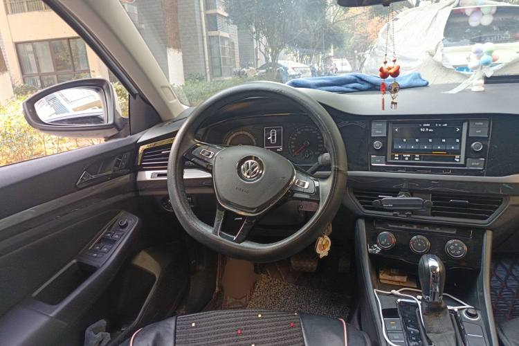 大众 宝来 2020款 1.5L 自动舒适型中控内饰13