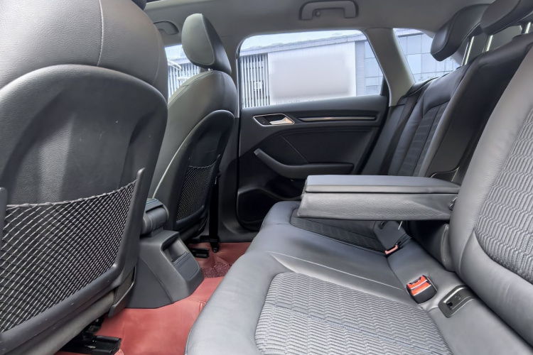奥迪A3 2020款 Sportback 35 TFSI 时尚型 国VI中控内饰7003