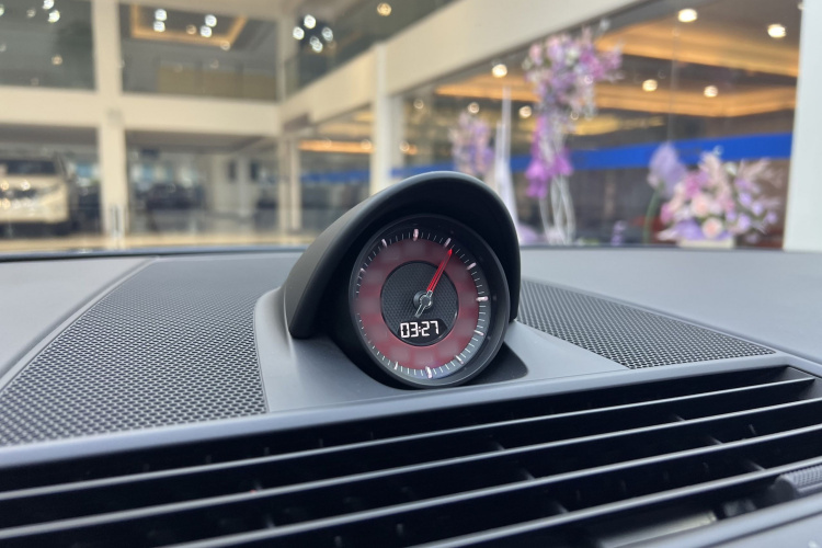 保时捷 2023款 Panamera 4 行政加长版 2.9T中控内饰7004