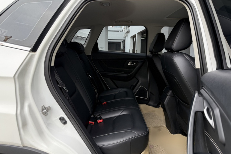 奔腾X40 2019款 1.6L 自动豪华型 国V中控内饰7009