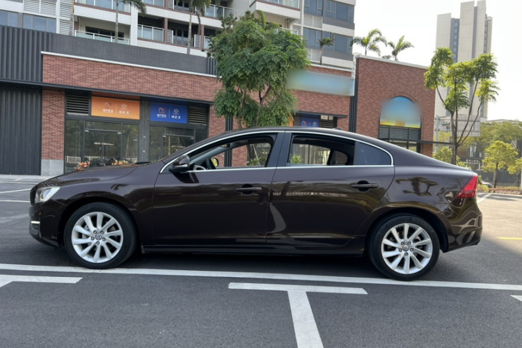 沃尔沃S60 2018款 S60L T3 智进版车身外观6001