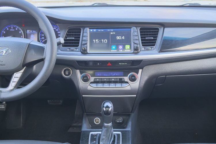 现代 名图 2017款 1.8L 自动智能型GLS 国V中控内饰7006