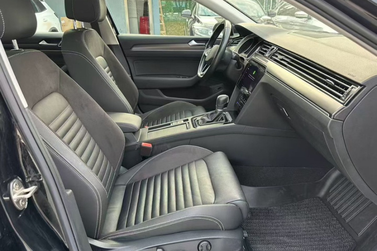 大众 迈腾 2020款 330TSI DSG 领先型中控内饰7001