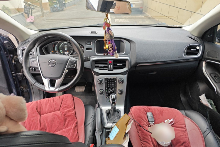 沃尔沃V40 2017款 T3 智雅版中控内饰12