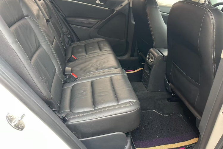 大众 途观 2016款 300TSI 自动两驱舒适版中控内饰7004