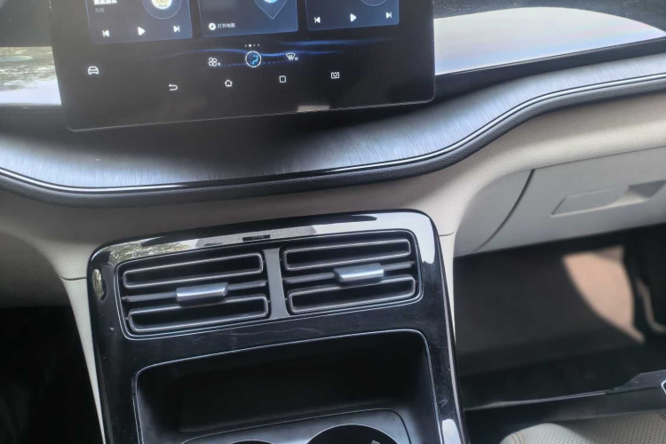 比亚迪 秦PLUS 2023款 冠军版 DM-i 55KM领先型局部细节18