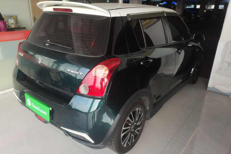 铃木 雨燕 2016款 1.5L 自动时尚型酷玩版车身外观7