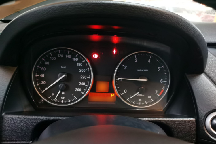 宝马X1 2013款 sDrive18i 时尚型局部细节14