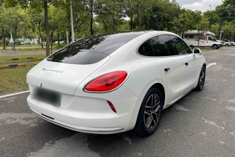 欧拉闪电猫 2022款 555km 尊贵版车身外观6006